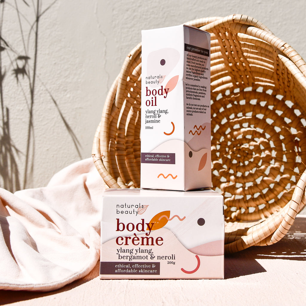 Enriched with jojoba seed oil and scented with ylang-ylang, neroli & jasmine. Best used after a hot shower or bath. All natural organic ingredients