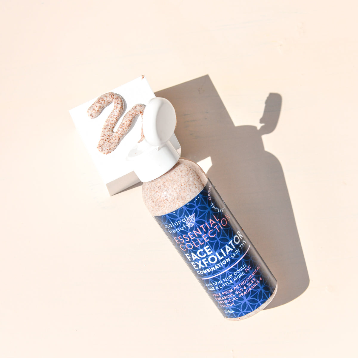 Removes dry skin cells, leaving skin feeling refreshed & moisturized. Nourishing ingredients, cucumber & sutherlandia extracts, helps improve skin radiance keeps skin healthy. Added avocado oil, packed with vitamins A, E, and B to help moisturize and improve elasticity.