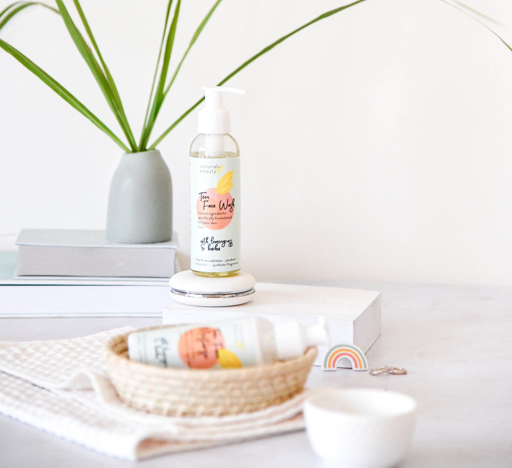 gentle face wash created especially for teenage skin! Packed with a unique blend of natural ingredients, this face wash cleanses, hydrates, and nourishes your skin all at once.